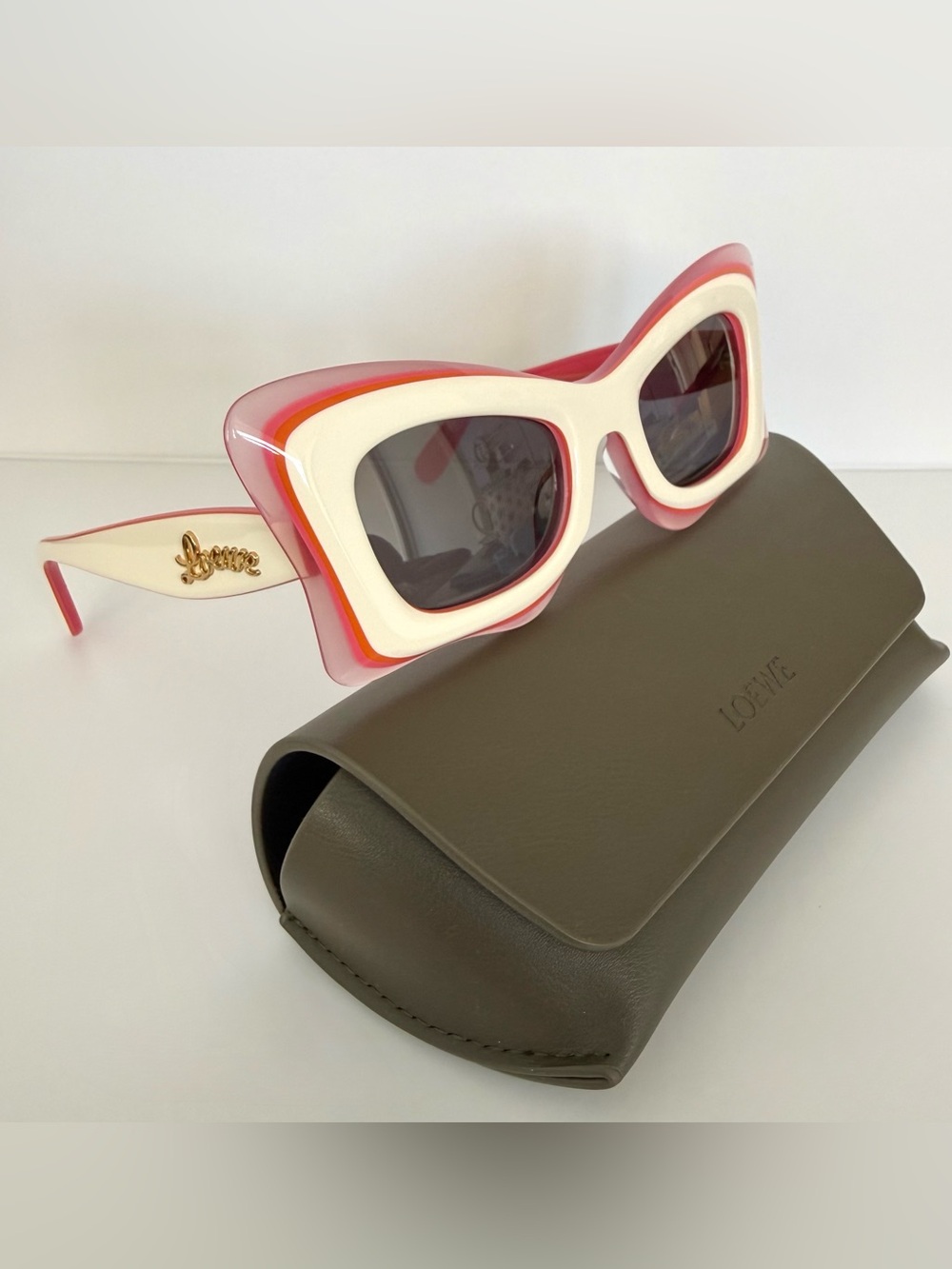 NEW!!! Loewe women sunglasses LW40140U 59A Authentic